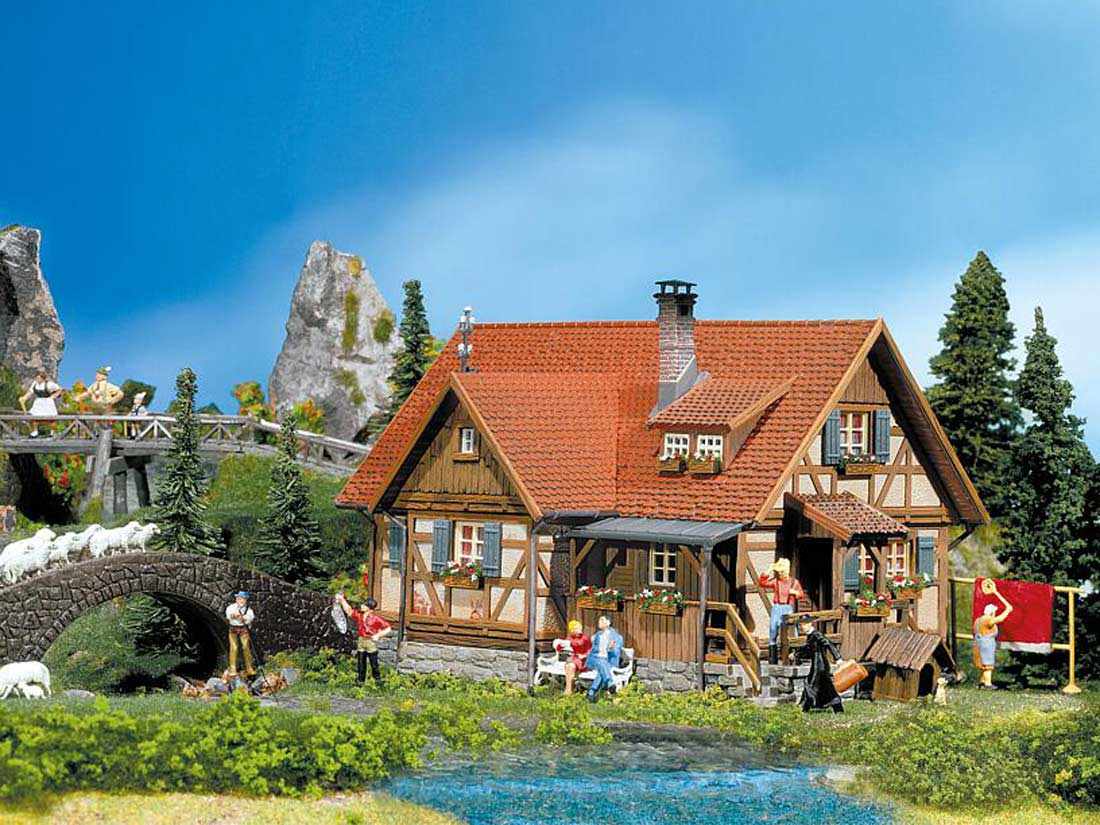 HO Rural half-timbered house Faller-130270